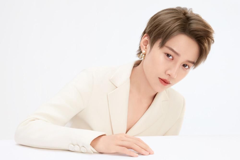 曝光|女团THE9写真曝光，虞书欣是真的美，却不是C位