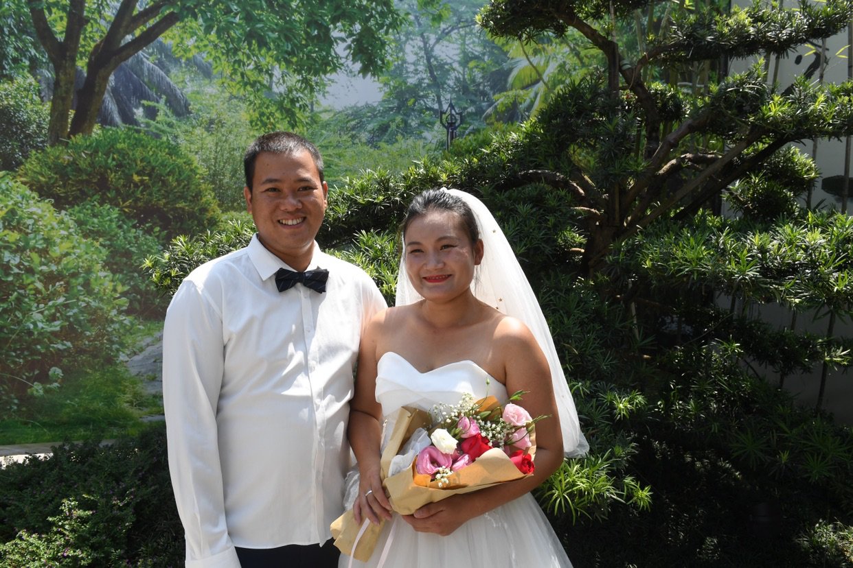 婚纱照|7对农民工夫妻工地拍婚纱迎浪漫七夕