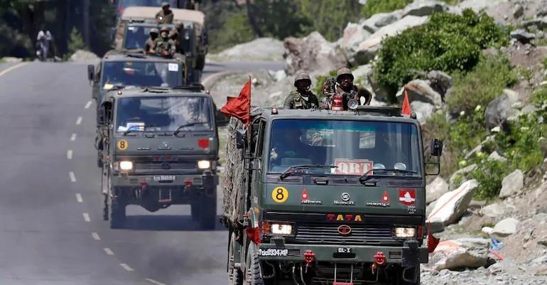 乖乖|腹背受敌、饥寒交迫!印军乖乖从边境撤出100个作战连