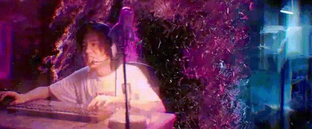  好像|《穿越火线》：说鹿晗演技炸裂的，好像还早了一点！