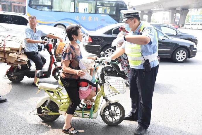 车违法行为|@电动自行车驾驶人，还未挂牌吗？处罚开始啦！