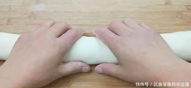 做法|这个“饼”3天不吃就想的慌,金黄酥脆,又香又解馋,做法超简单