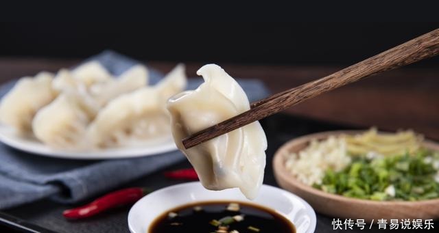  饺子|7月包饺子，荠菜芹菜靠边站，有个菜正当季，一口满嘴香