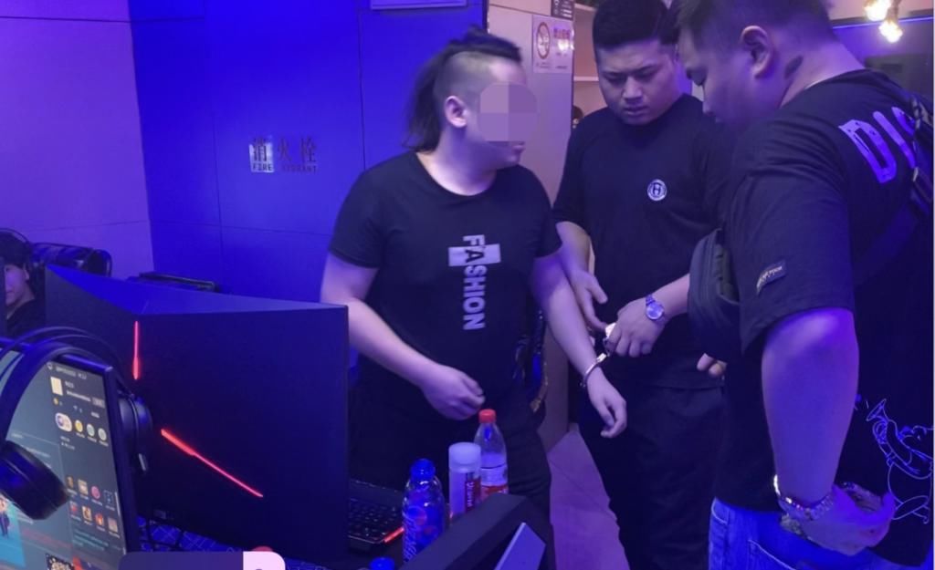  高富帅|“可以和我交往吗？每月给你四万元生活费……”