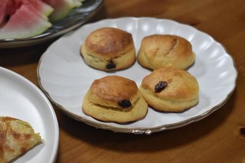  柔软|晒我家快手早餐，手抓饼层层酥脆，快手面包香甜柔软，好吃能量足