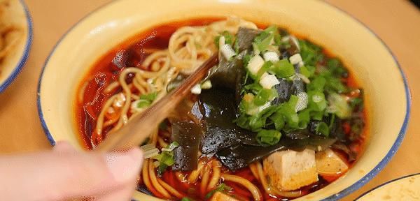 炸酱面|幸福小区里好吃的面馆,不是你想的那一家哦