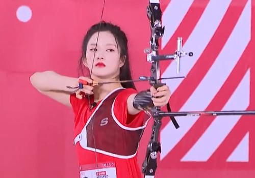  想到|硬糖少女303射箭技术一般，唯独有一人还可以，看清是谁，该想到