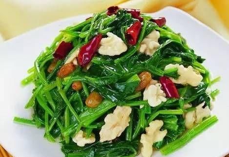  女性|此菜可谓是“补血大王”，女性常吃，可淡化皱纹，肌肤也更细腻