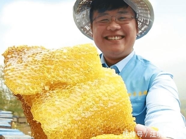 带来|美食如此简单:每天晚上睡前喝半杯蜂蜜水,坚持半年,身体会带来这些惊喜变化!