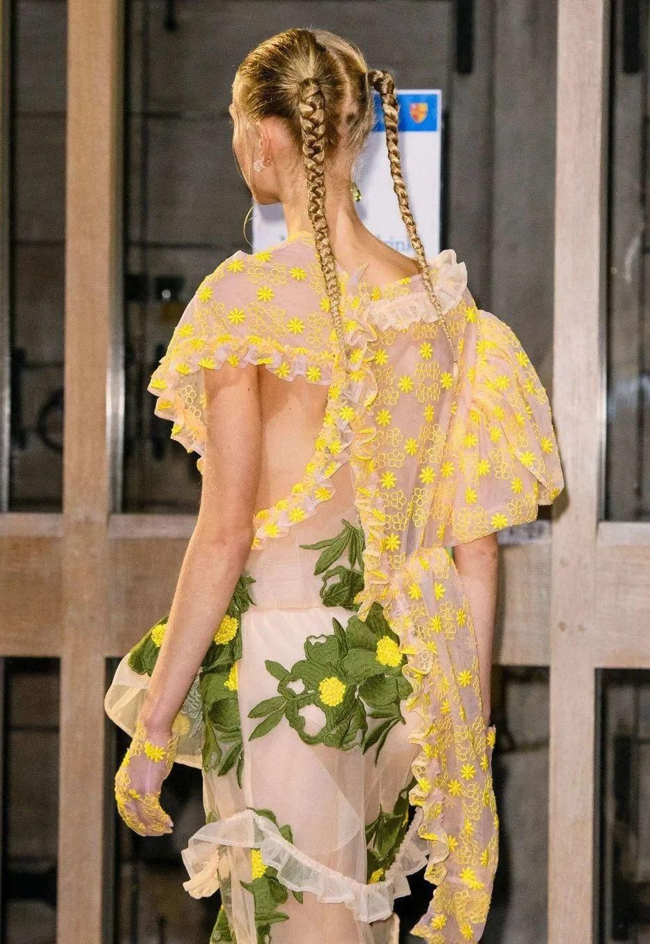 细节|时装背部细节表现丨绝对不能敷衍的背部设计