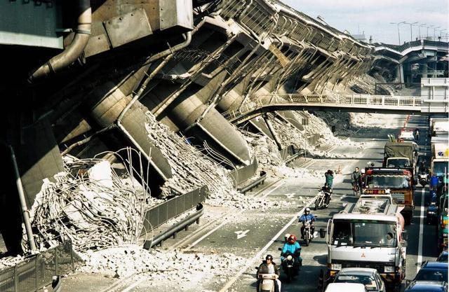 为什么地震后有的地方会长出白毛千年未解