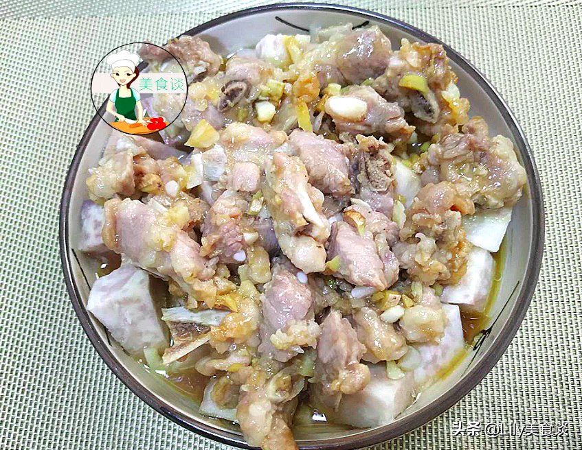 入秋|入秋后,排骨和此是绝配,蒸着吃最香,鲜香营养,大人孩子都爱吃