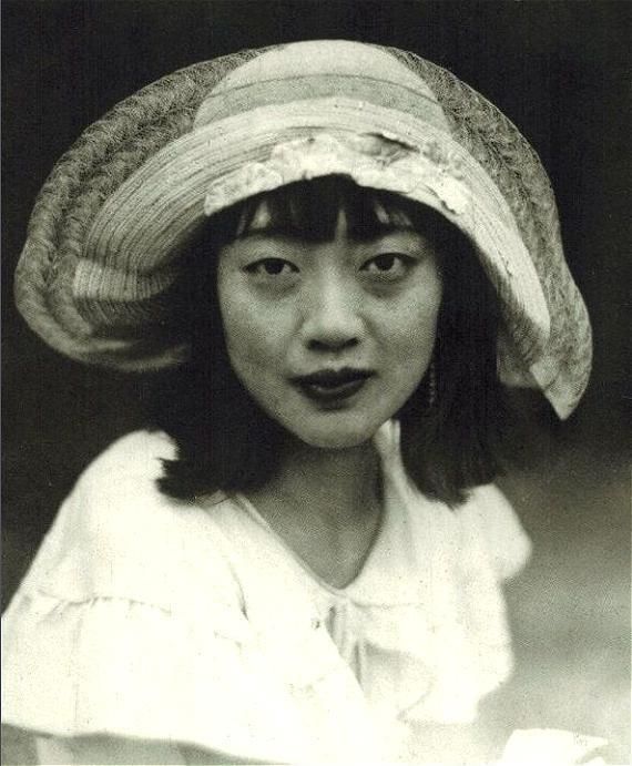 离婚|末代皇后婉容：惨死狱中，尸体被扔进臭水沟，身上仅留一件遗物