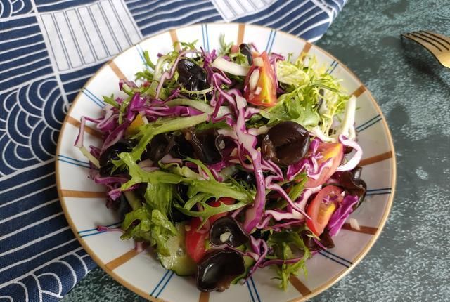  紫甘蓝|饭店的大拌菜为啥好吃，料汁比例是关键，教你做，酸甜可口不上火