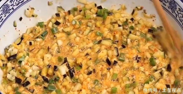 茄子|茄子还可以这样吃,不用炒不凉拌,实在太解馋了,吃一次念念不忘