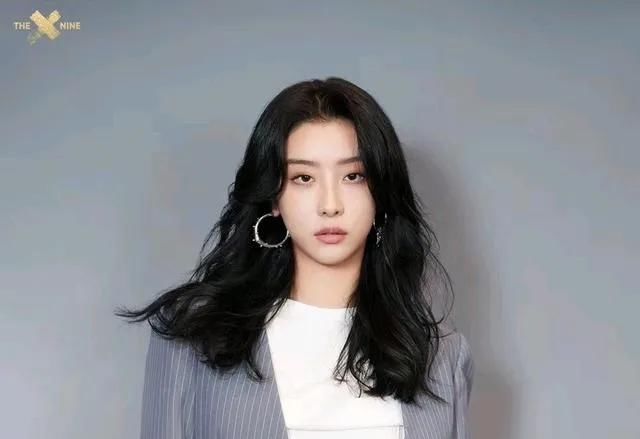  女明星|赵小棠录综艺怕晒独自撑伞，哪里来的高贵女明星？