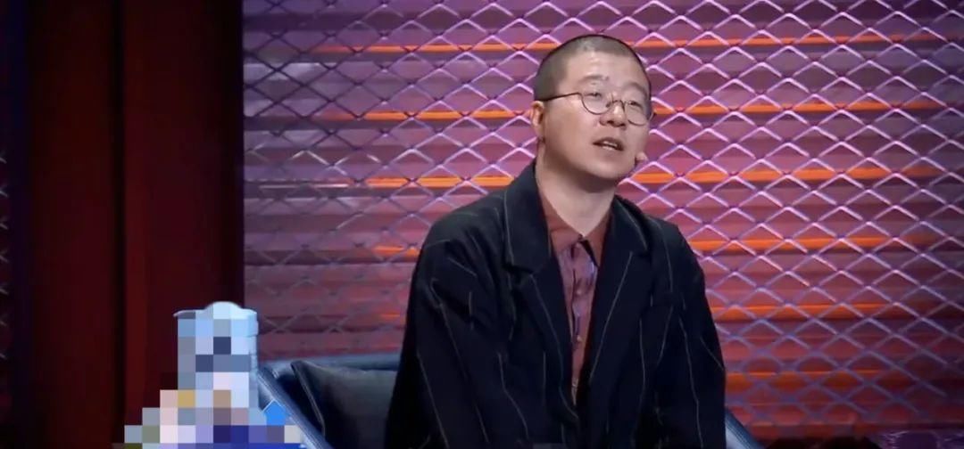  观众|《脱口秀大会》：秀优越拽英文，不搞笑的她，凭啥被李诞保送？