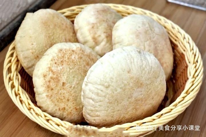  夹肉|秋天馒头包子靠边站，多吃此面食，外酥里软，夹肉夹菜都好吃