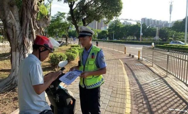 遵守交通|【创文进行时】为文明护航，他们一直在“路上”！