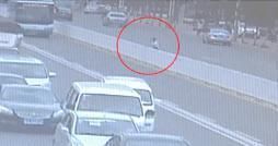 生命|小心！翻越栏杆一小步，丢失生命一大步