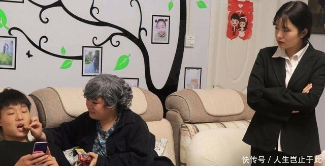 老人|新型啃老已成趋势，专家称这样不对，老人却说：你管不着，我乐意