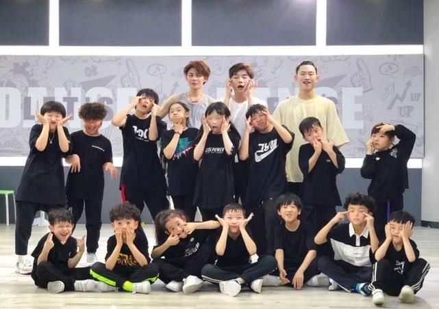 综艺|爆款与口碑,综艺市场被割裂的两极