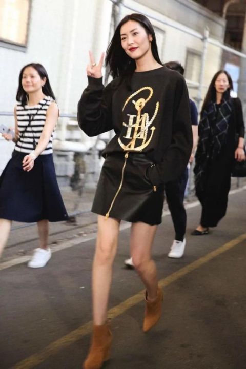  经典|是时候穿卫衣了，2020秋冬最时髦打开方式，好看爆了