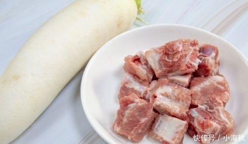  萝卜排骨汤|天热多喝这碗汤，解渴消暑人人爱，10块钱能煮一大锅，超值