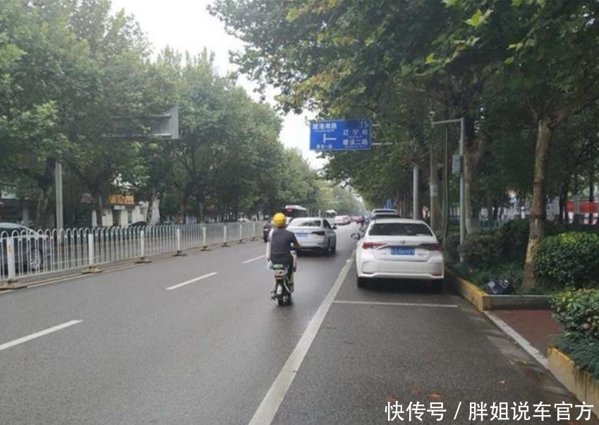 回应|非机动车道成了停车位，电动车司机只能绕行，官方回应来了