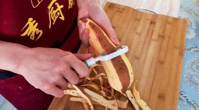 好吃|红薯最解馋的特色做法,加个鸡蛋,简单一做,比拔丝地瓜还好吃