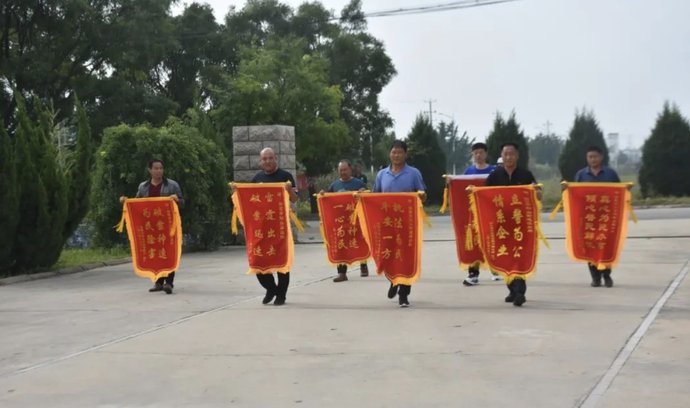赃物集中发|松山的乡亲们，被偷的20多件农机具都回来了！
