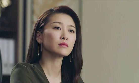 身份|首次以妈妈身份过生日!前TVB当家花旦手抱儿子一起庆祝:好温馨