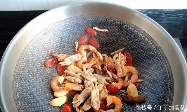 好吃|他比锅饭好吃,咸香味道,百变味道,传统的咸干饭让你的舌头颤动