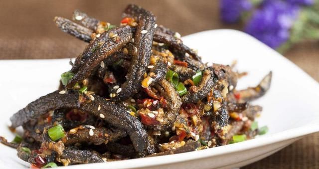  泥鳅|教你美味解馋的香辣干煸泥鳅，好吃下饭又营养丰富，家人特喜欢