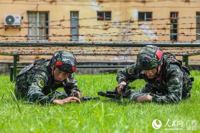 三伏|广西来宾：武警官兵三伏酷暑练兵忙