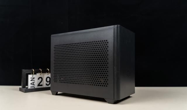  酷冷|设计精致，用料厚道、酷冷至尊NR200(魔方200)迷你机箱 评测