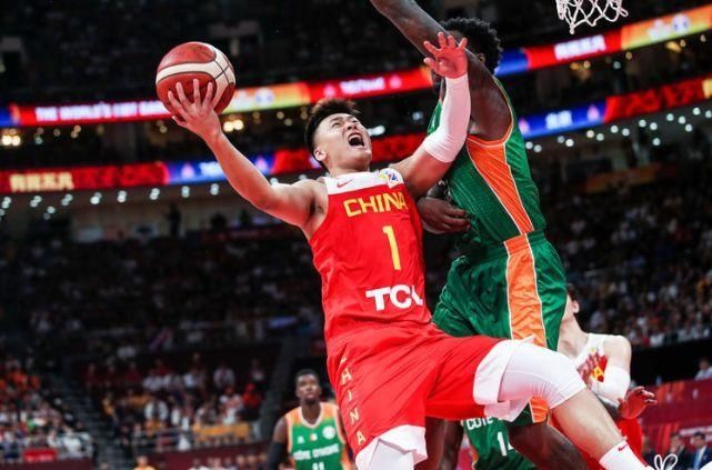  最强|肘击林书豪惹争议？赵睿献最强一战 有多少人爱他就有多少人恨他