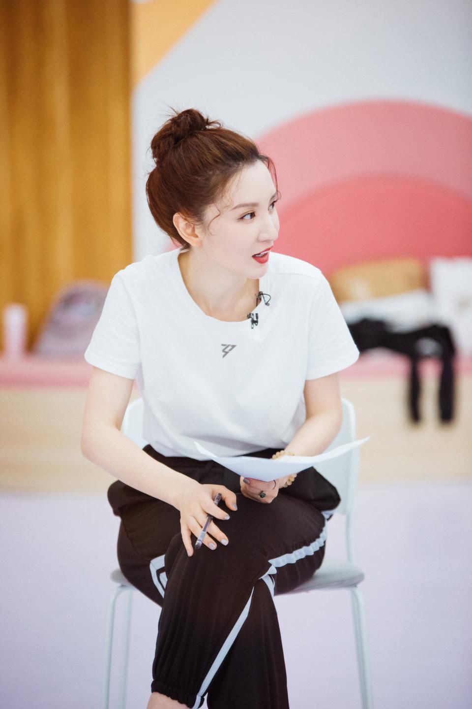  结束|《乘风破浪》五公结束，吴昕张萌袁咏琳被淘汰，网友又意难平了