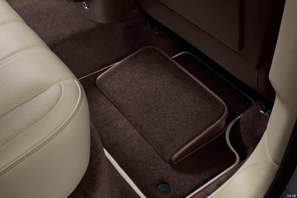  用来|宾利，是汽车艺术品，也是用来开的。