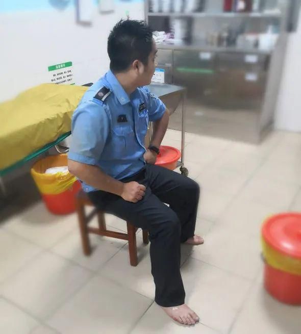  背影|你们救人的背影，真帅！