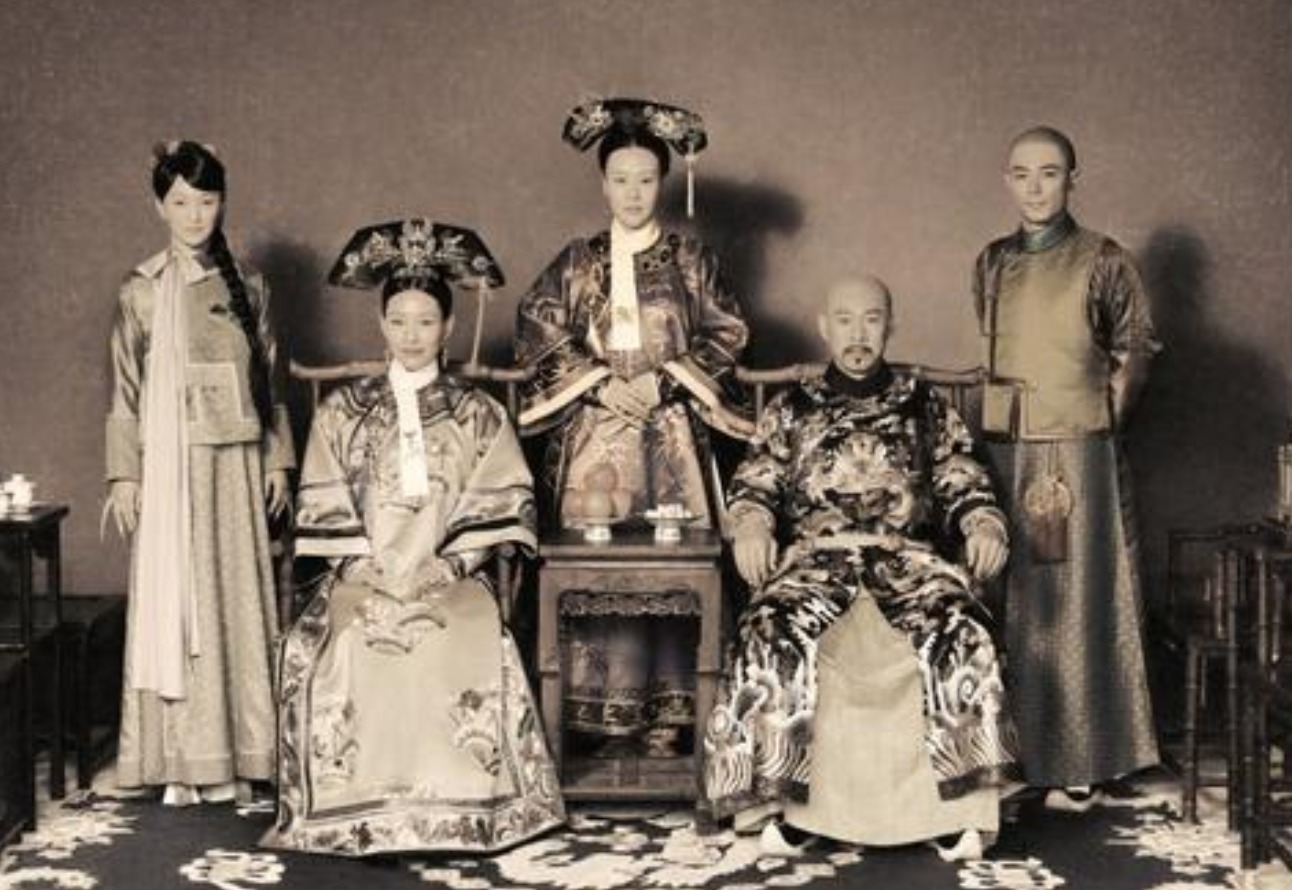 后妃|乾隆后妃墓穴百年后遭挖掘，清宫隐秘丑闻暴露，乾隆曾想瞒天过海