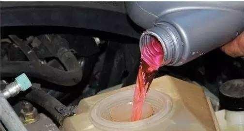  防冻剂|多长时间使用一次换防冻剂？修复师傅：记住这次