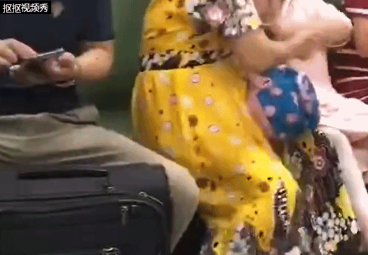  奶奶|地铁里不戴口罩，奶奶连扇孙女3耳光！网友炸了