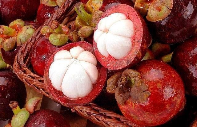 挑选|买山竹时有窍门,要选择“母”山竹,皮薄肉大,一挑一个甜