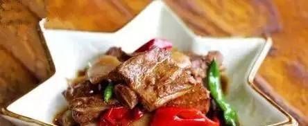 生抽|肉丝炒面,油豆腐炒豆芽,仔姜排骨砂锅煲,虾干蒸豆腐