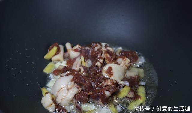 唇齿|8月,云南人抢着也要吃的美味,简单一炒,肥美鲜嫩,唇齿留香