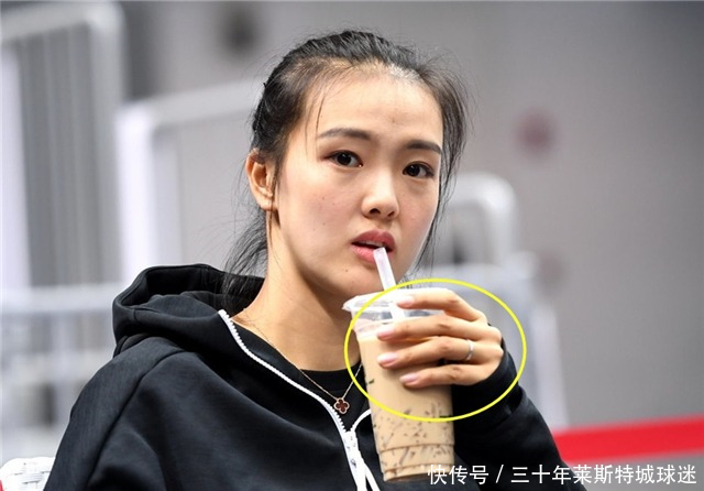张常宁曝将退役后，她晒视频去玩水，蔡斌回应中国女排阵容已确定