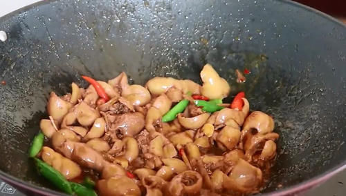  好吃|肥肠最好吃的做法，香辣美味，肥而不腻，吃了会上瘾，太香了！