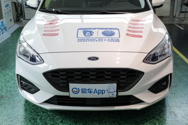 月薪|同级别没对手！月薪8千你会考虑它吗？ 轩逸 vs 福克斯