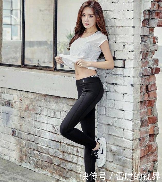 闪耀|妹子,搞个自拍而已,这闪耀动人的装扮多时尚呀